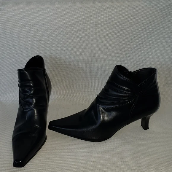 Boots - Picture 11 of 16